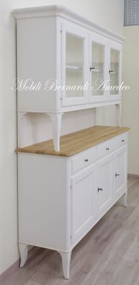 Credenza da cucina con alzata a 3 ante in legno finitura bianco e top in rovere massiccio